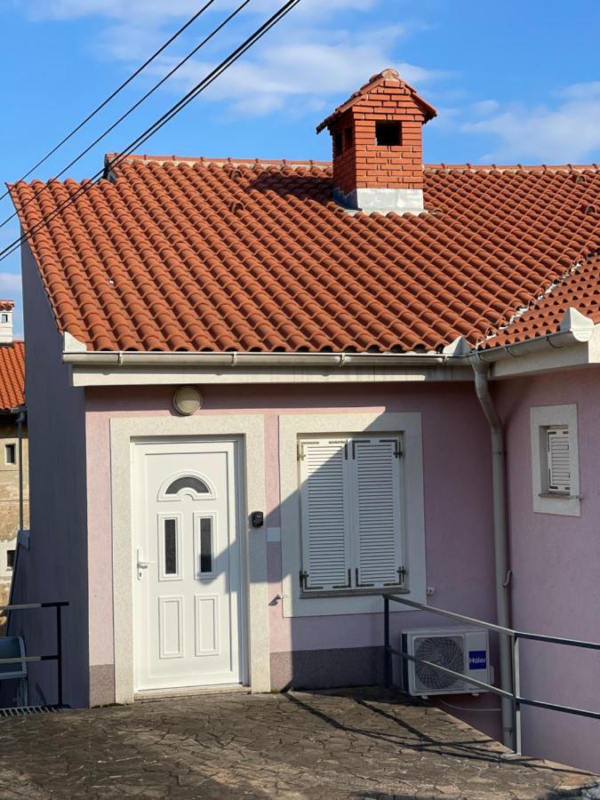 Apartment Lady Daniela Mit Meerblick In Lovran Kültér fotó
